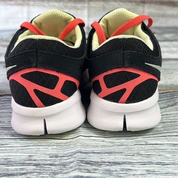 Women’s Nike Free Run 2 Black/Lime Ice-Magic Ember Noir/Glace Citr Vert Size 7.5 - Picture 3 of 9